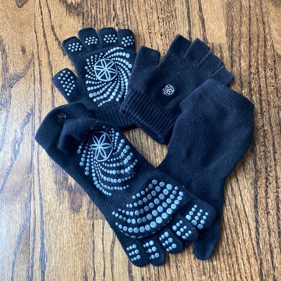 GAIAM Accessories - Gaiam Yoga Socks and Gloves NWOT